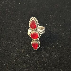 SILVER RING with 3 red stones 6.5